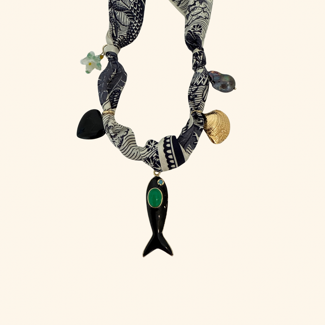 Amore Nero Scarf Necklace