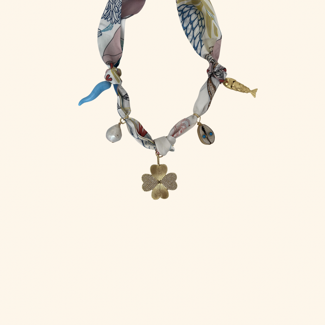 Clover Pearl Pepper Scarf Necklace